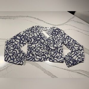 NWT Every (brand) cream and periwinkle blue/purple ruched long sleeve top Large